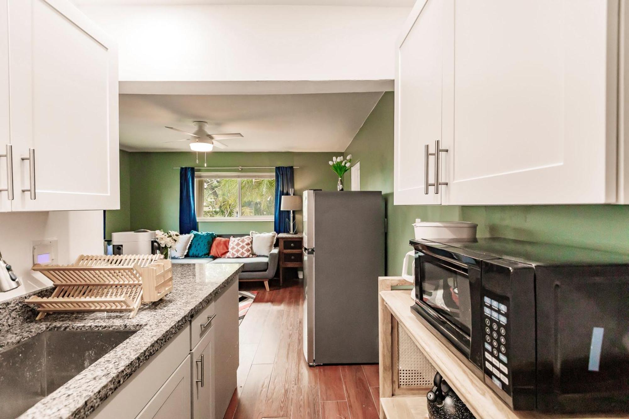 Bnb Hyperion - Updated 1B1B Hideaway - Sleeps 3 Голлівуд Екстер'єр фото